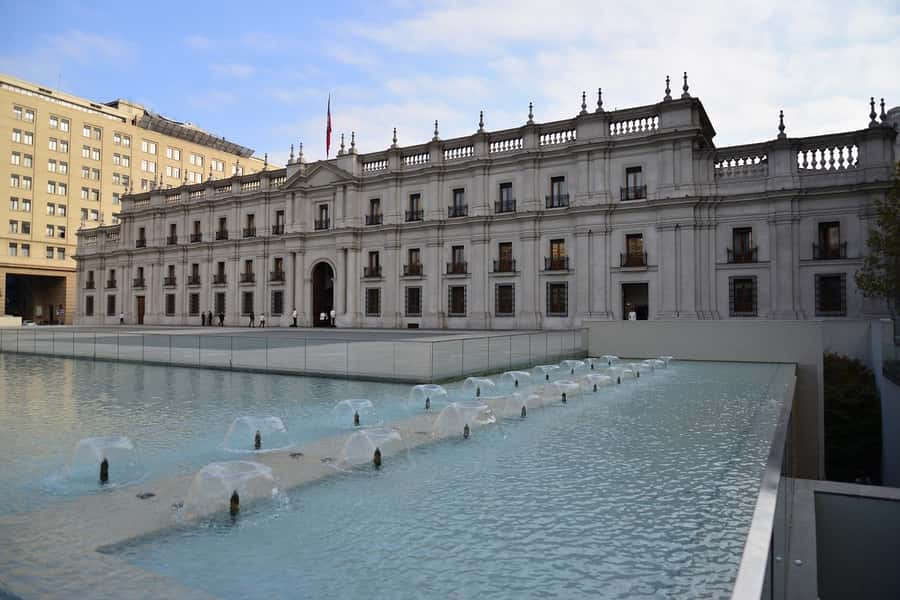 Santiago: Guided Full-Day Walking Tour with a Chilean Lunch - Key things to know before booking