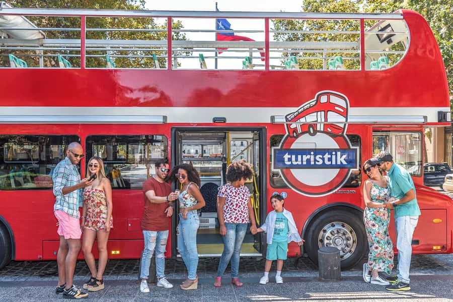 Santiago: Hop-on Hop-off Bus Day Ticket with Audio Guide - Parque Arauco starts the day with shops and food