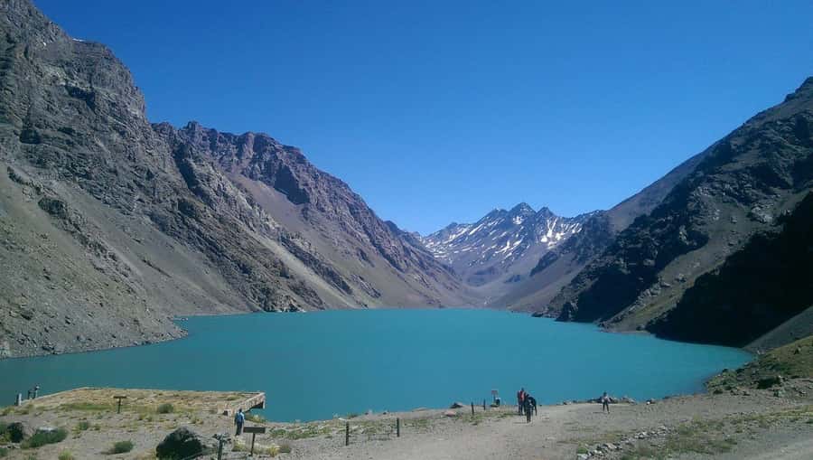 Santiago: Inca Lagoon and Vineyard Visit with Wine Tasting - The empanada brunch and the Sunday difference