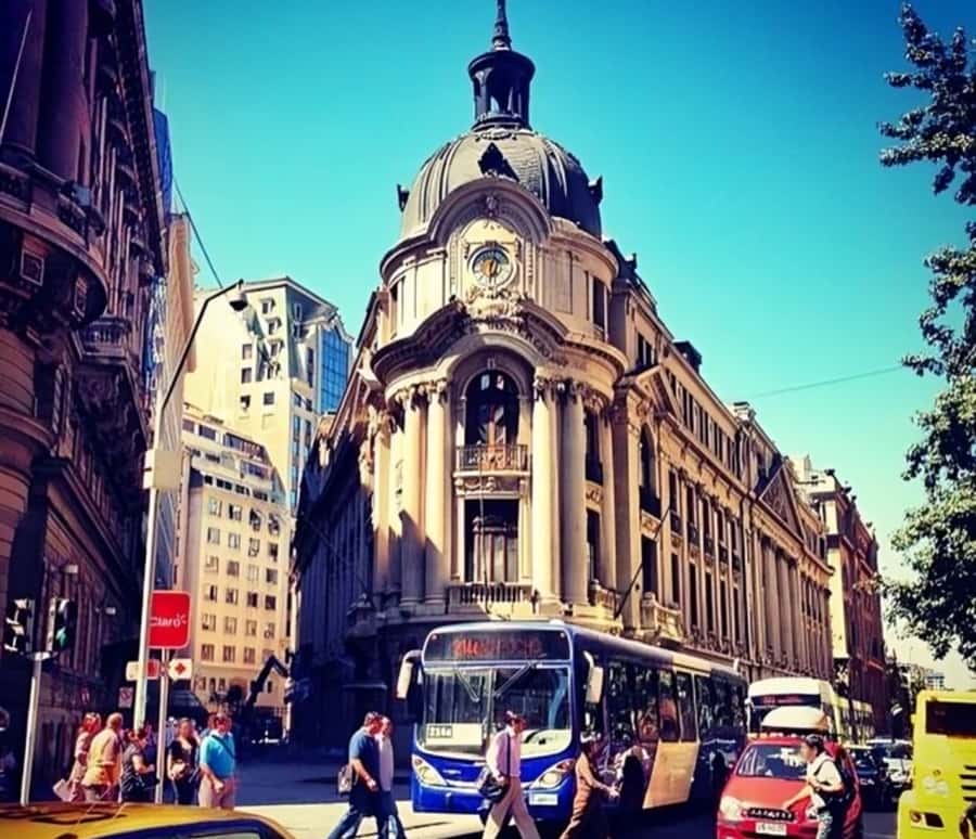 Santiago : Must-See Sites Walking Tour With A Guide - Bellas Artes brings art into the walk