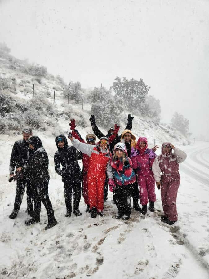 Santiago: Panoramic Snow Tour in Farellones Region. - Lo Barnechea: breakfast and a practical pause