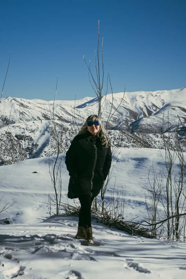 Santiago: Panoramic Snow Tour in Farellones Region. - Renting snow gear before the road climbs