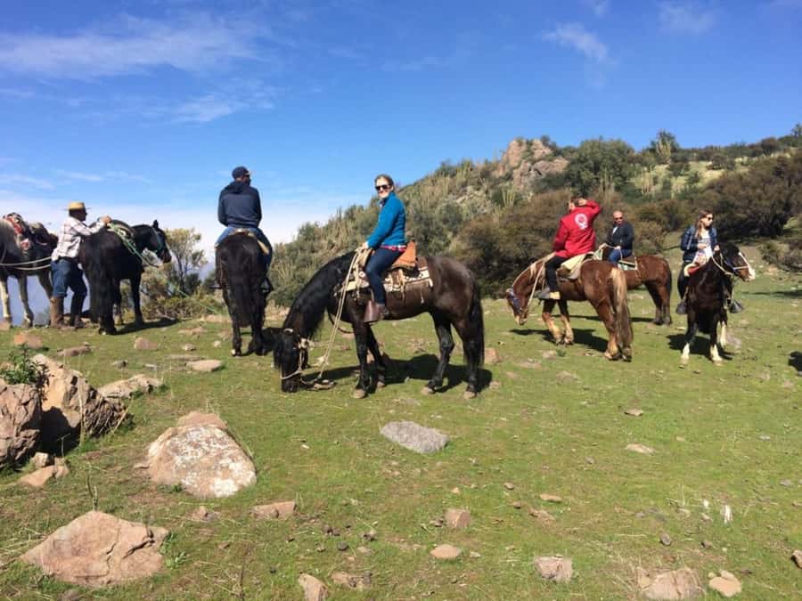Santiago: Private Andes Foothills Horseback Riding. Half day - The high plateau and the Andes view