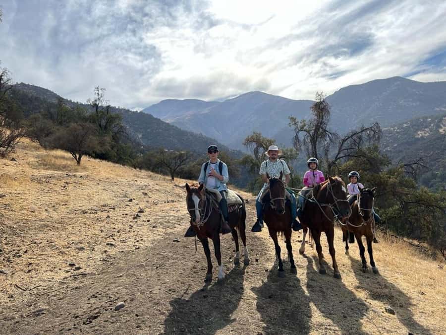 Santiago: Private Andes Foothills Horseback Riding. Half day - The descent back to the farm