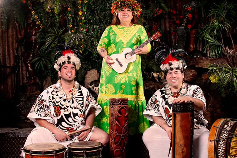 Santiago: Private Dinner & Chilean Folk Show with Transfers - An evening built around Chilean music and dance