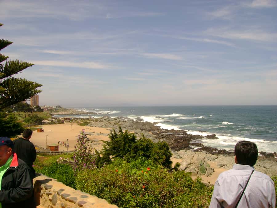 Santiago: Private Pomaire, Isla Negra, and Pablo Neruda Tour - Lunch before the return journey