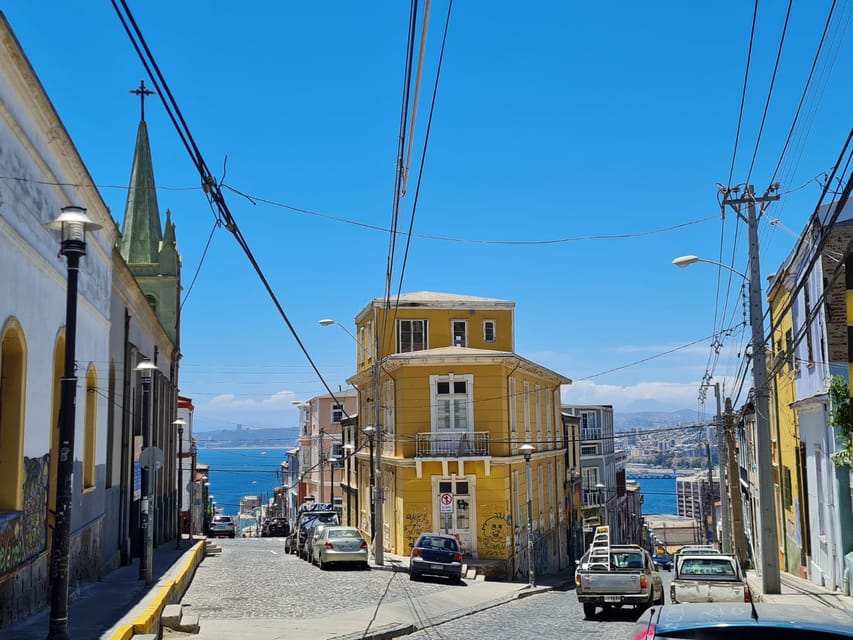 Santiago: Tour to Valparaiso and Casablanca - Walking Valparaiso’s hills, stairs, and street art