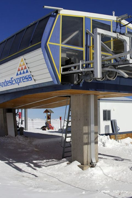 Santiago: Valle Nevado and Farellones Ski-Center Day Trip - Should you book the Valle Nevado and Farellones trip?