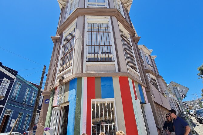 Street Art in Valparaiso and Wines in Casablanca from Santiago - Key points before you book