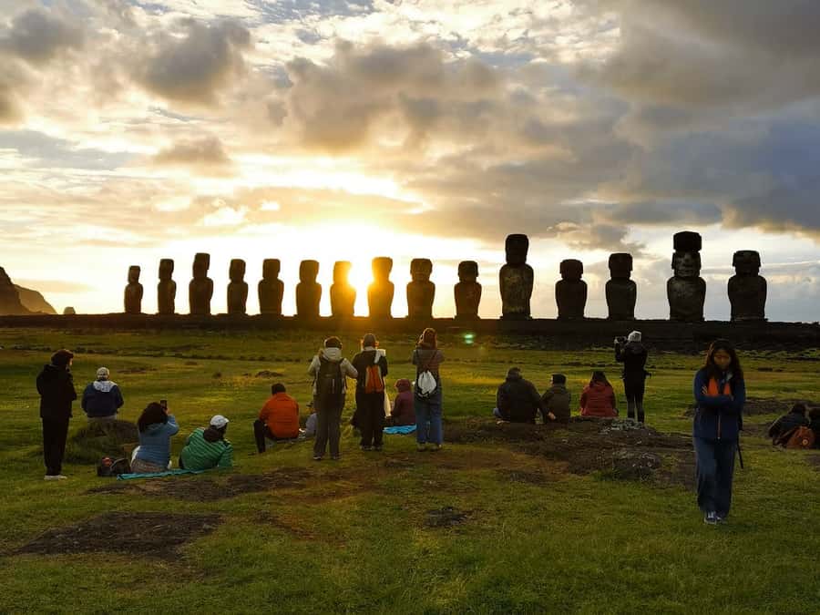 Tongariki Sunrise: Half Day Private Tour - The early pick-up from Hanga Roa