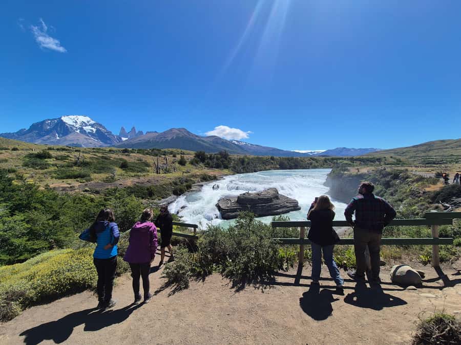Torres del Paine: Full Day Excursion Torres del Paine + Milodon Cave. - Salto Grande and the meeting of two lakes
