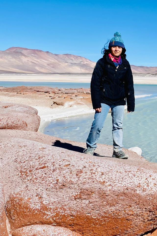 Tour Piedras Rojas + Altiplanic Lagoons + Chaxa Lagoon - The vehicle, meals, and timing