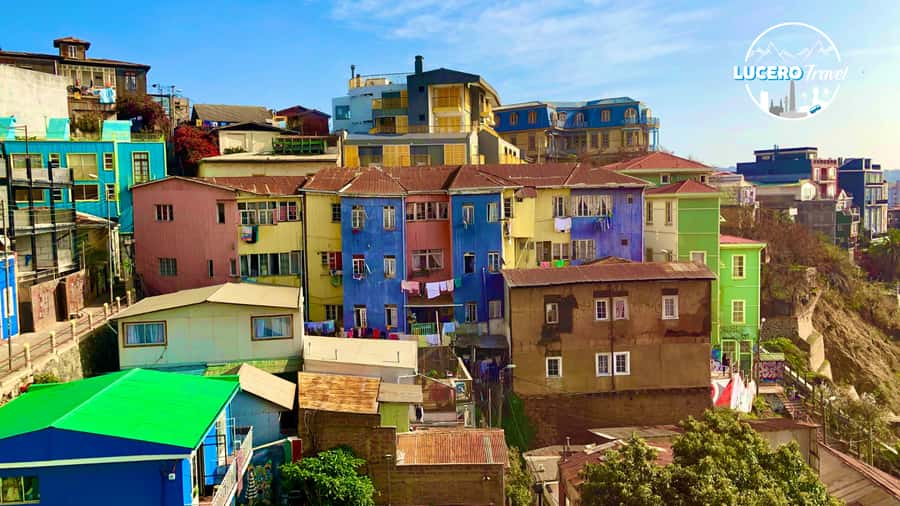 Tour Valparaiso + Viña del mar - Casablanca Valley starts the day with a taste