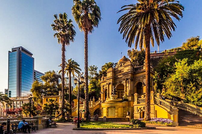 Traditional City Tour - La Moneda Palace and a short look at the capital’s political center