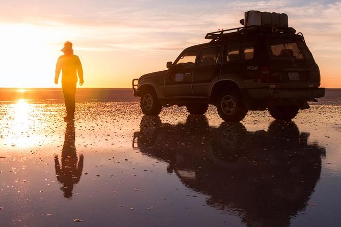 Uyuni Salt Flats 4-days tour from Atacama> private room available - Day one: border crossing, colored lagoons, and hot water