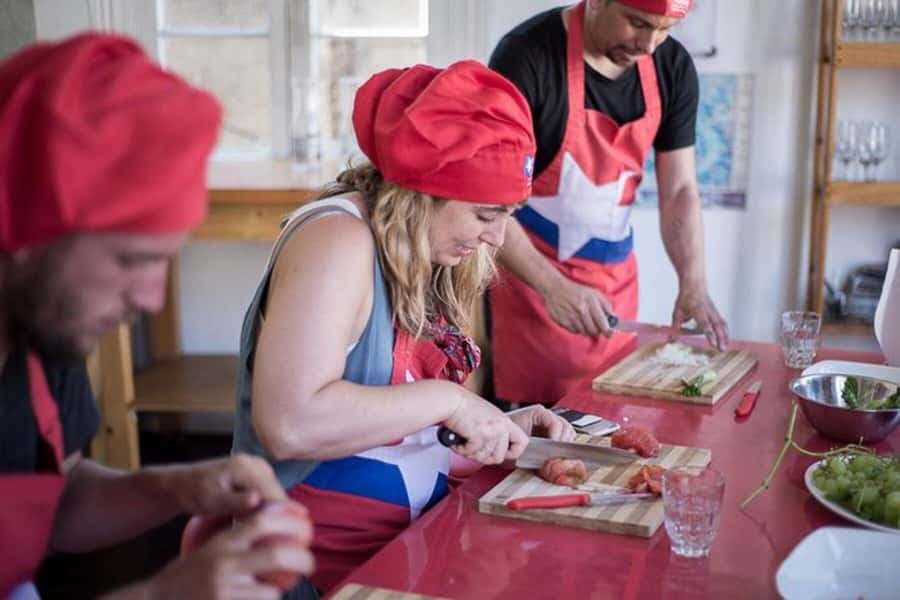 Valparaiso: Chilean Cooking Class with Fresh Market visit - Making pebre in the first 30 minutes