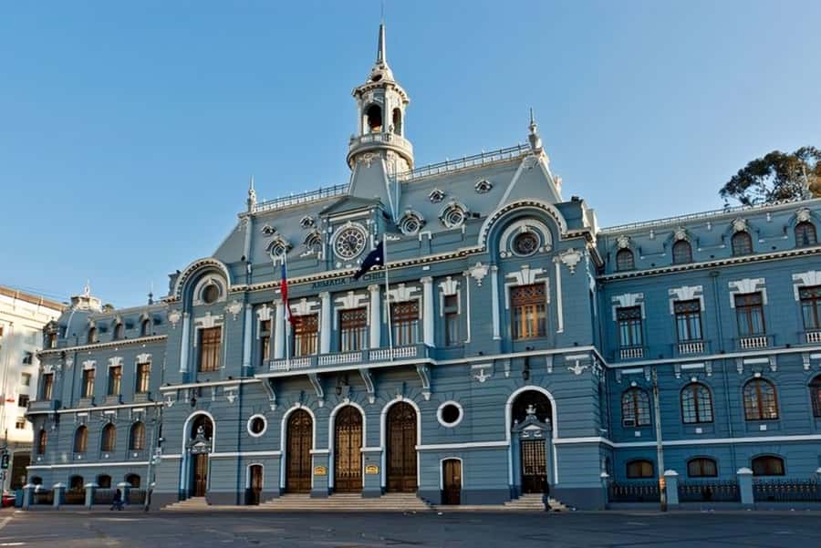 Valparaiso : Must-See Sites Walking Tour With A Guide - Plaza Anibal Pinto, Bar Cinzano, and the final landmarks