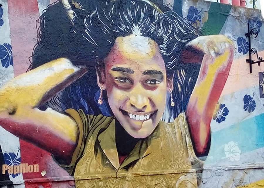 Valparaiso: Street Art, Funiculars and Port City Tour - Riding El Peral into Cerro Alegre