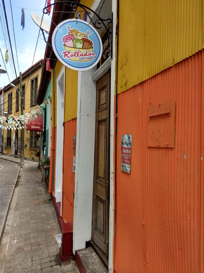 Valparaiso: Street Art, Funiculars and Port City Tour - Churches, walls, and the Piano Staircase